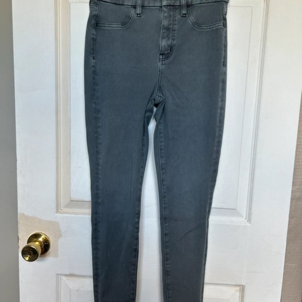 American Eagle Outfitters Women's Gray Straight Leg Jeans